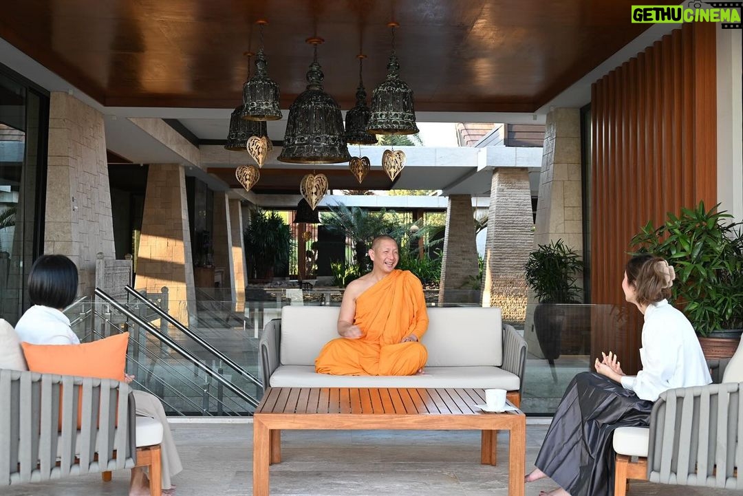 Pattarasaya Kreursuwansiri Instagram - Peace,Love,Fresh Start❤️🤍 #Welcome2024 Many thanks @iretreatwellnessmeditation for this wonderful time❤️🤍 พร้อมลุยงานต่อทั้งปีแล้วค่ะซิสสส