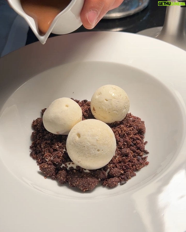 Pattarasaya Kreursuwansiri Instagram - Délicieux❤️ La Réserve Paris - Hotel and Spa