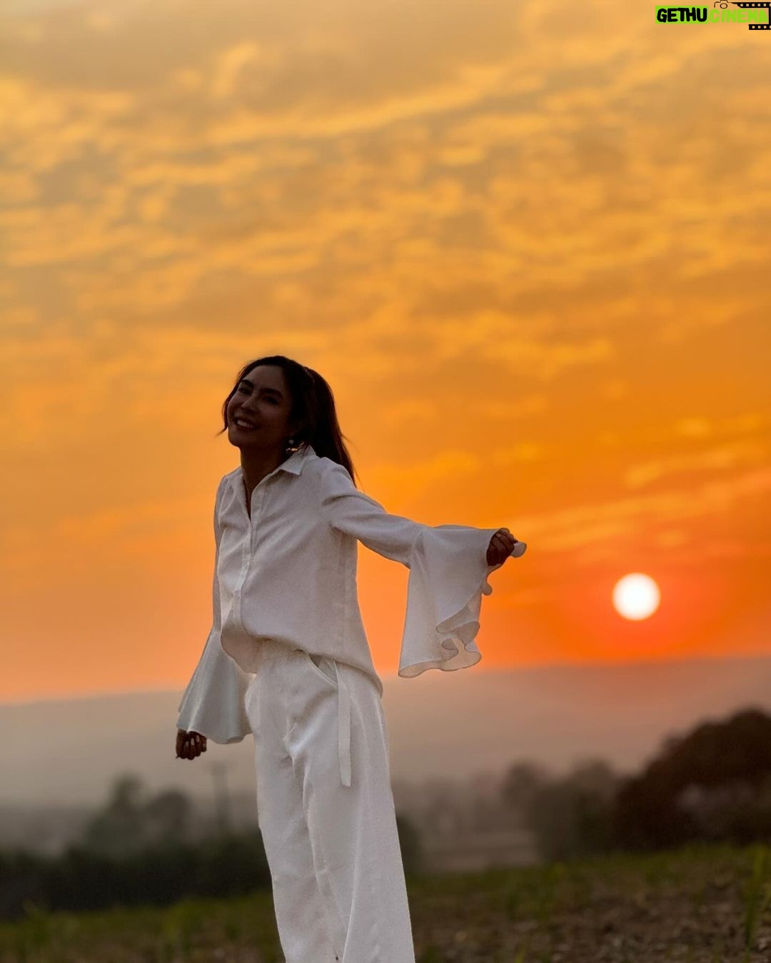 Pattarasaya Kreursuwansiri Instagram - Sunset is still my favorite colorππ€©ππ #nofilterneeded
