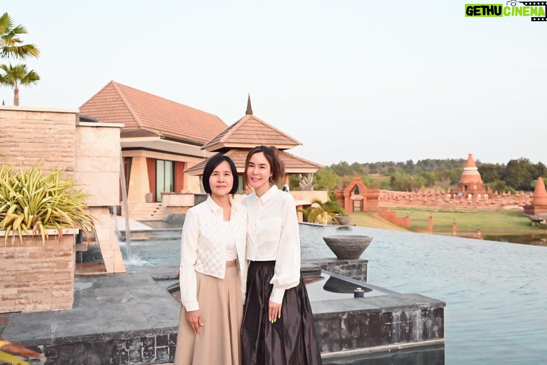 Pattarasaya Kreursuwansiri Instagram - Peace,Love,Fresh Start❤️🤍 #Welcome2024 Many thanks @iretreatwellnessmeditation for this wonderful time❤️🤍 พร้อมลุยงานต่อทั้งปีแล้วค่ะซิสสส