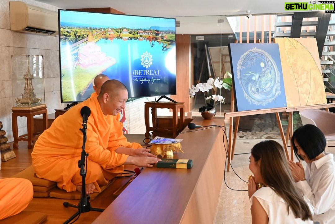 Pattarasaya Kreursuwansiri Instagram - Peace,Love,Fresh Start❤️🤍 #Welcome2024 Many thanks @iretreatwellnessmeditation for this wonderful time❤️🤍 พร้อมลุยงานต่อทั้งปีแล้วค่ะซิสสส