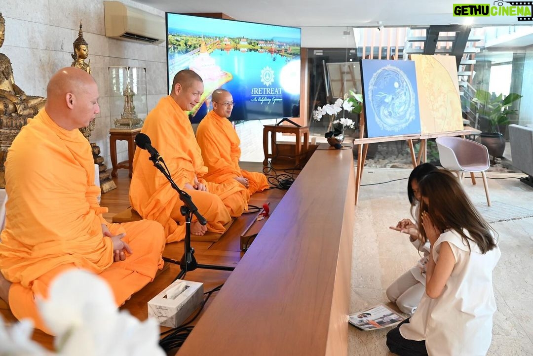 Pattarasaya Kreursuwansiri Instagram - Peace,Love,Fresh Start❤️🤍 #Welcome2024 Many thanks @iretreatwellnessmeditation for this wonderful time❤️🤍 พร้อมลุยงานต่อทั้งปีแล้วค่ะซิสสส