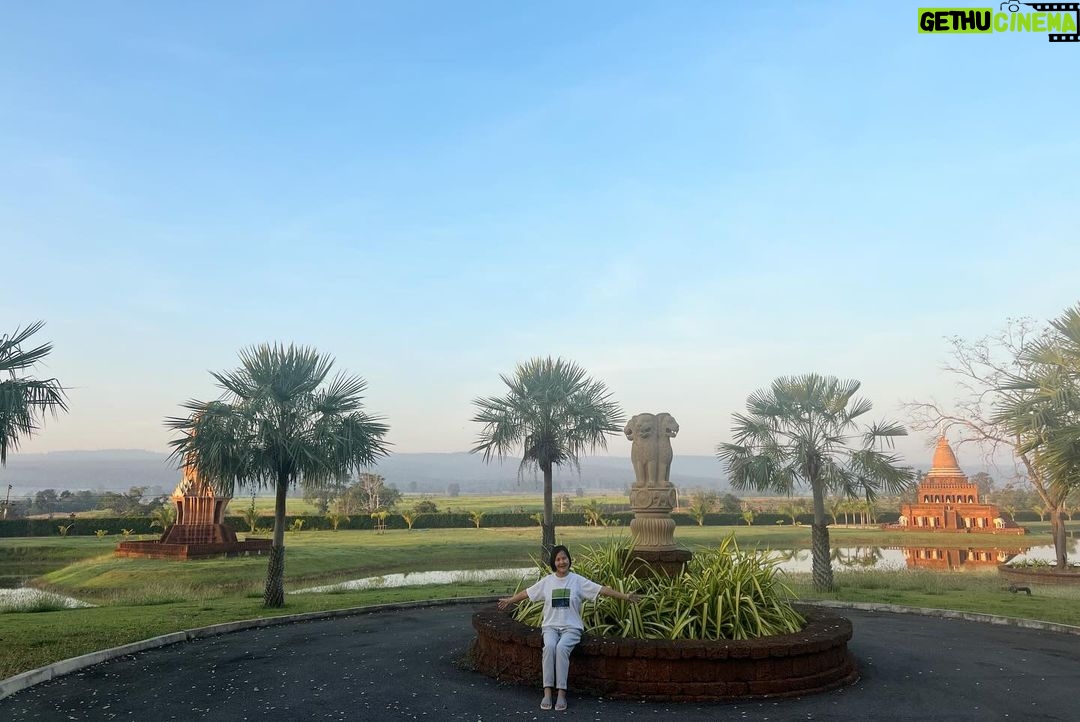 Pattarasaya Kreursuwansiri Instagram - Peace,Love,Fresh Start❤️🤍 #Welcome2024 Many thanks @iretreatwellnessmeditation for this wonderful time❤️🤍 พร้อมลุยงานต่อทั้งปีแล้วค่ะซิสสส