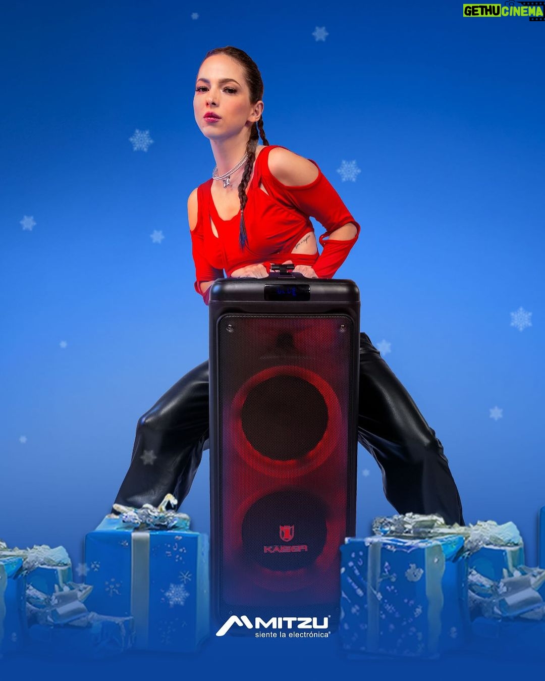 Paty Cantú Instagram - Ya casi se acerca navidad 🎄 y los mejores regalos los encuentras en @mitzu.oficial 🩷
