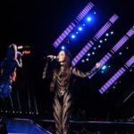 Paty Cantú Instagram - Recordando la noche del jueves en la #SantaFiesta de @los40mx dónde además me encontré con gente bellísima y con todos ustedes en el Foro Sol! Les gustó esa probadita del modo #FelizBreakup sobre el escenario? 🩷 📹: @liliestradamx 🎥dron: @chilango_dron #PatyCantu #DramaQueen Mexico City, Mexico