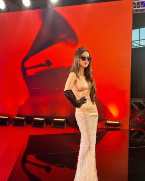 Paty Cantú Instagram - Los Grammys viajeros…

De los mejores shows y experiencias que he vivido dentro de la industria. Qué orgullo ser Latina, mexicana, músico y trustee en esta comunidad de diversidad, inclusión y honor a la fusión de nuestras culturas. 

Gracias al mejor date del mundo por acompañarme en esta aventura @charritopadrote

Vestido @carolinaperez_mx 
🎭👑♥️🙏🏼🎶🇲🇽

#LatinGrammy #Sevilla #cantautora #productora #soñadora #dramaqueen #trustee #patycantu