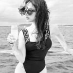 Paty Cantú Instagram - Cuenta regresiva del 🌊 al 🎤 Últimos días de vacaciones! Primer show del año, Chiapas 12 de enero! #patycantu #cantautora #2024