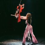 Paty Cantú Instagram - Este año la rompimos con el #FelizBreakupTour con sold outs en todo México, y llegamos a los 1000,000,000 millones de reproducciones en @spotifymexico !!!! Pero el año que viene seguiremos con más música nueva y mas fechas de gira empezando en enero! En qué ciudades y qué países te gustaría ver esta gira? 🥳❤️‍🩹