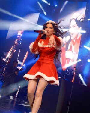 Paty Cantú Instagram - Último show del año! Tercer metropolitan SOLDOUT! 

Gracias por acompañarme a iniciar una gira tan especial y volverla una experiencia de música, sanacion y empoderamiento! 🍀🍀🍀

Terminamos con el feliz breakup tour de 2023 (dos horitas de música de pie y a todo pulmón juntos 👏🏼👏🏼👏🏼), pero les prometo que lo que traerá esta gira en 2024 será tan increíble y más!

Los amo con todo mi corazón! ♥️♥️♥️
Gracias infinitas. 
Son los mejores fans del mundo 🔝♥️🙏🏼🏹

Gracias a los invitados durante la gira de este año 
@lassomusica @leonleidenmusic @lalujans @marrendonmusica @elneto_oficial @sofiathompsonmusic @emjayy444 @orovega_ @papikunno @bruses_ @kaialana 

A mi equipo, mi banda, mi familia. @seitrack 

#felizbreakuptour #patycantu