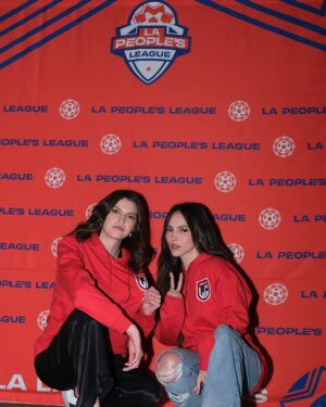 Paty Cantú Instagram - Con orgullo les cuento que soy dueña de un equipo de fútbol a lado de una mujer poderosa @juegodedoce 

¡Vamos @somosgambetafc a ganar la @lapeoplesleague ! 

Las gambeteras no lloran ni pierden. Las gambeteras facturan 💳

No se pierdan hoy el draft (estamos transmitiendo en vivo), y apartir de enero el inicio del torneo! 🥅 ⚽️

📸: @liliestradamx 

#LasJefasDelFutbol #GambetaFC #peoplesleague