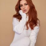 Paty Cantú Instagram - Preguntándome lo mismo desde en día que nací. Quién soy? Jajajaja No sé si lo descubra por completo algún día, pero mientras tanto, vivo, me reinvento y me dejo sorprender. Lo que sí sé es que la música que me regala Dios y la que crea mi cora es la frecuencia que nos conecta. Y que mi mejor karma, son ustedes. Gracias por las felicitaciones! Happy bday to me! ♥️🙏🏼 Los amo! #patycantu #cantautora #dramaqueen (tu sagitariana de confianza) 🏹