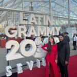 Paty Cantú Instagram - Noche de #POTY en Sevilla! Qué lujo poder disfrutar de ti @laurapausini Felicidades! Desde niña, hoy y para siempre, tu fan. Todos los que nos encontramos esta noche en honor tuyo, coincidimos. Abres puertas para mujeres en la industria con cada paso. Y sanas corazones con cada nota de tu voz. #PersonOfTheYear #latingrammy Pongo esta canción y recuerdo cuándo me contaste la historia de tu abuela. Desde entonces escucharla es un rezo por ella. Te quiero. La Persona del Año se elige entre los miembros del consejo directivo y el CEO de Latin Grammys. Y es una de las cosas más increíbles del mundo tener una conversación dónde se habla de nuestros artistas más emblemáticos e históricos. La industria tiene mujeres talentososimas y con carreras enormes. Y el nombre de Laura no sólo representa HOY a nuestra tercera mujer en este icónico reconocimiento, si no que también un momento de mucha emoción para todos desde hace meses, al saber que se construiría esta noche para un ser humano TAN genuino, inspirador y bello como ella! Amiga, lo mereces TODO! Gracias paisano @benitosantosoficial por hacer esto especialmente para mi y para esta noche! Reloj @bulova_mexico Sevilla,España