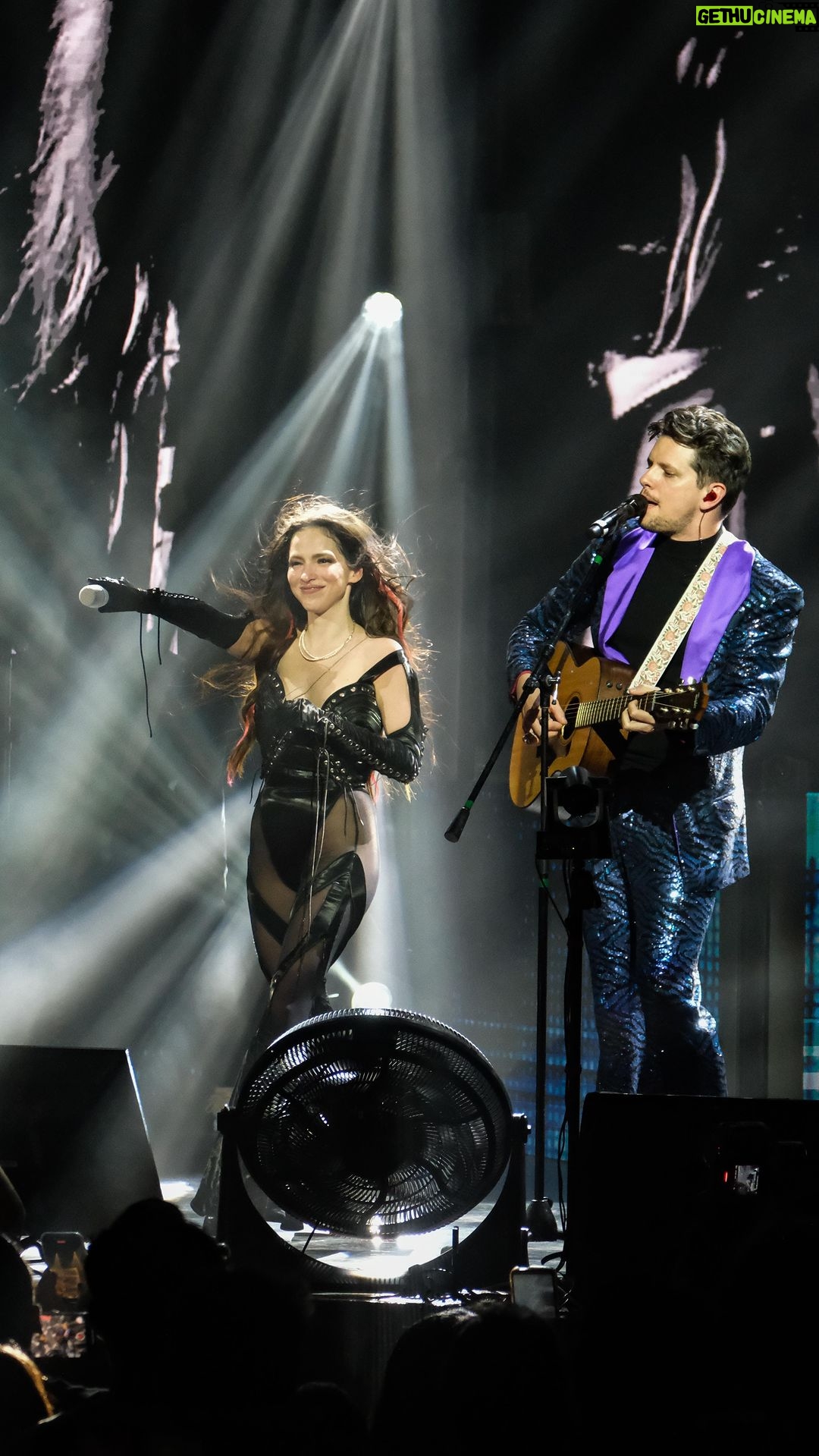 Paty Cantú Instagram - 🎵 No puedo odiarte, he inventado tantas cosas para no llamarte, digo que ya te he olvidado y que ya no te quiero más, si te quiero más y al final solo intento engañarme… 🎶 Esa magia que solo se vive en el #FelizBreakupTour y wow cantar “Odiarte” en un lugar tan bonito con mi queridísimo @lassomusica ¿Qué momento mágico te gustaría vivir? Deja aquí tu lista de deseos para el próximo 20 de diciembre Teatro Metropólitan