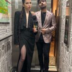 Paty Cantú Instagram - Hoy tocó uno de los momentos más especiales en la semana de los Latin Grammys; La gala de los nominados a mejor nuevo artista que va acompañada de una presentación en vivo de cada uno de ellos. La noche se llenó de talento y promesas de largas largas carreras. Me encantó ser madrina de uno de los nominados esta noche y presentarlo. Mi paisano y amigo. Eres grande @leonleidenmusic ! Felicidades por tu nominación! Y felicidades a todos los nominados! Look @verodiazmx @steponfashion #bna #bestnewartist #sevilla #latingrammy Parque Magallanes, Sevilla
