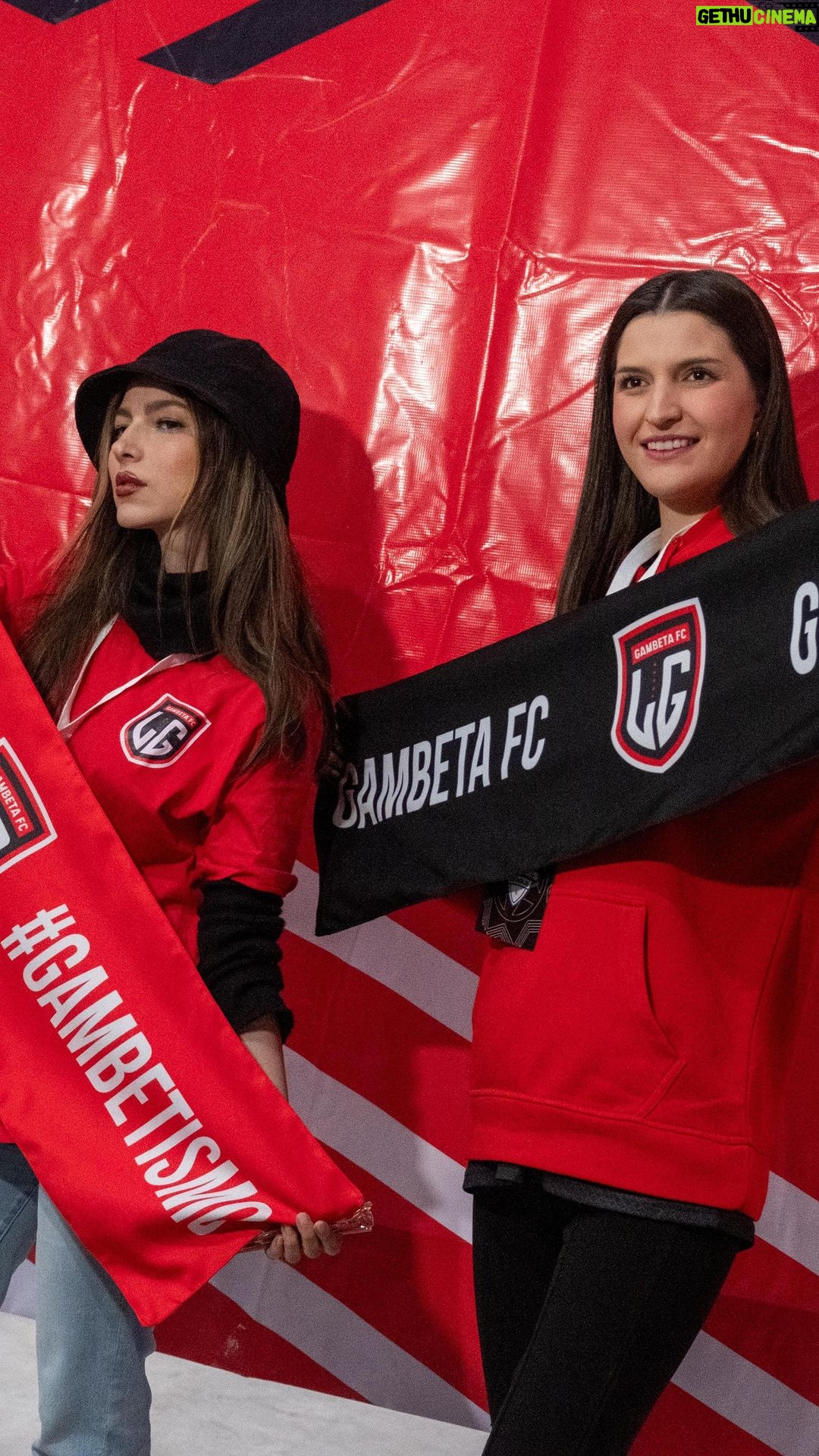 Paty Cantú Instagram - La primera jornada de @lapeoplesleague nos mostró de qué están hechos los jugadores de varios equipos. Y @somosgambetafc la ROMPIÓ jugando bonito y contundente 7-2 vs #TanosFC de @ponchodenigris #lapeoplesleague #patycantu