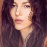 Paty Cantú Instagram – Se viene el primer single de @criollasoficial_ ! Con la magnífica interpretación de la gran  @patycantu  de un clásico mexicano,  Luz de Luna y con un  equipo de trabajo de lujo !

Producción  musical y artística @sole_pastorutti 
Producción  musical e ingeniero de mezcla @rafasardina 
Producción musical, Synth y drums e ingeniería de grabación : @leandroalvarezoka 

Guitarras acústicas y eléctricas ( y co-producción ) : @gmartinezguitar 
Guitarron: Felipe Villa 
Trompetas: Eduardo Trejos
Vihuelas y guitarras: @fredyacostaproducciones 
Violines: @fredyacostaproducciones Mauricio zuñiga , Robert Osorio, 
Producción de voces : @stefanovieni 
ingeniería de grabación : Gabe Esparza 
Ingeniero Mastering : @robjimenezmusic 
Asistente de ingeniería : @marklcoyotl 

Ilustraciones : @roferrerilustradora 
Diseño gráfico: @roger.ricco Mexico