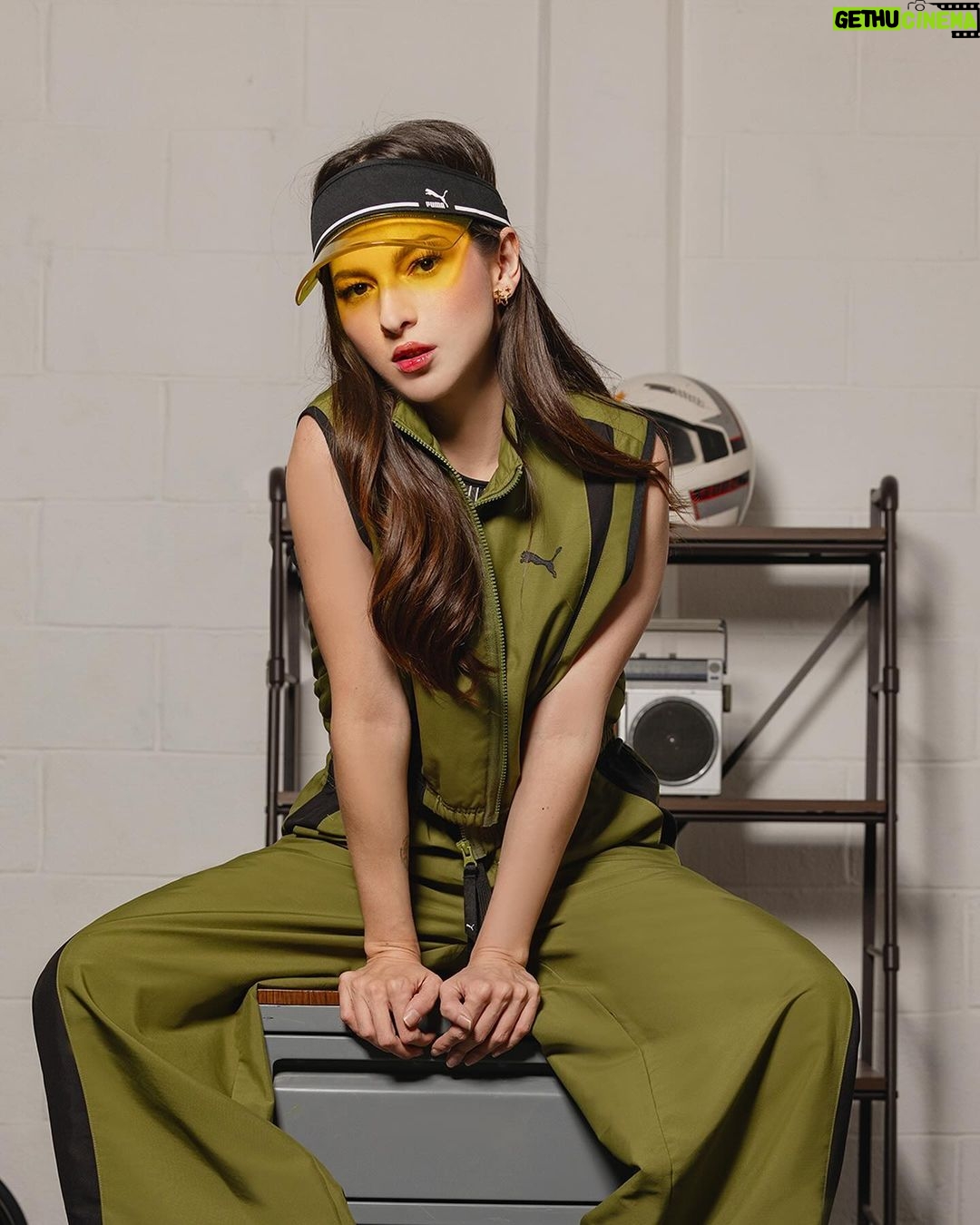 Paty Cantú Instagram - Lo cool de los 80’s regresa con un toque moderno gracias a BLACKTOP RIDER. 🕹️👟 La única cuestión será, ¿con qué los vas a combinar? 🤔