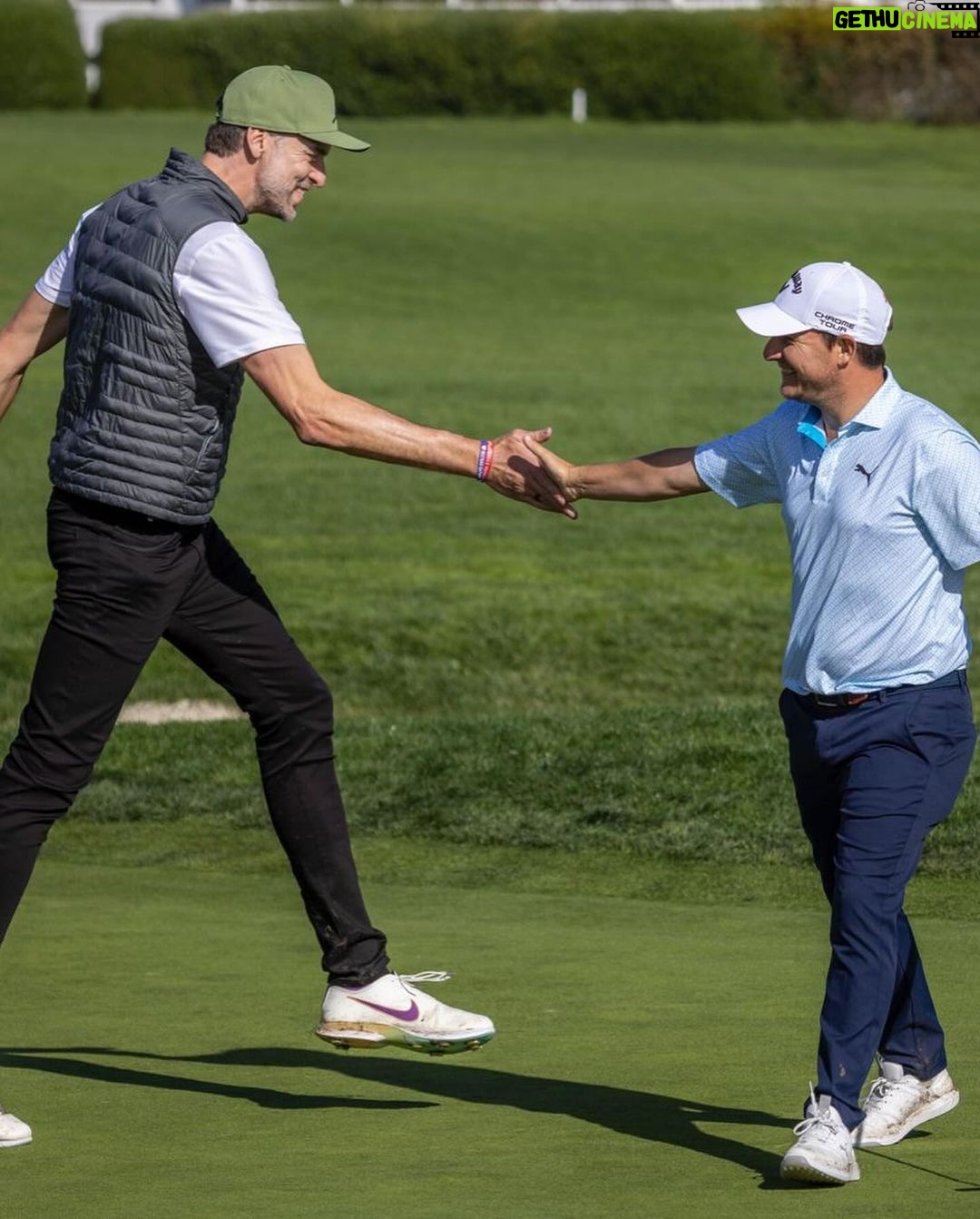 Pau Gasol Instagram - I’m so thankful to have being a part of this year @attproam! Unbelievable moments shared on and off the golf course with my partner @grilloemiliano and my caddie #KevinHanssen! #LoveGolf @pebblebeachresorts ❤️🙌🏼