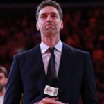 Pau Gasol Instagram - Un año de esta gran noche. ERES LEYENDA, PAU 💜💛