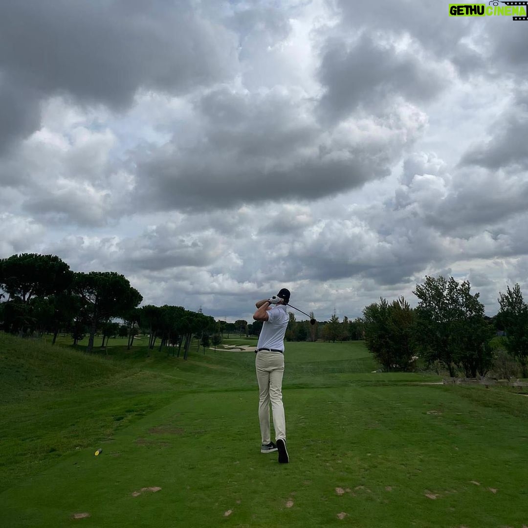 Pau Gasol - 38.7K Likes - Muchas gracias @rafaelnadal por acompañarnos en el Torneo de Golf Solidario y muchas gracias también a @santander_es por organizar el evento en apoyo a la @gasolfoundation, gran trabajo en equipo!! 🤩⛳️