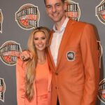 Pau Gasol Instagram – H🏀F

The orange jackets needed their own moment 🍊🧡😜 Basketball Hall of Fame