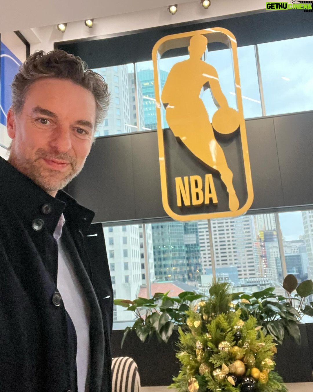Pau Gasol - 43.1K Likes - Great week in NY! Very good meetings and quality holiday time with the family 🙌🏼❤️