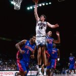 Pau Gasol Instagram - Swipe ➡️ to see a 21-year-old Pau Gasol make his NBA debut for the Grizzlies on this day in 2001 👏🇪🇸
