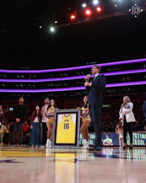 Pau Gasol Instagram - Un año de esta gran noche.

ERES LEYENDA, PAU 💜💛