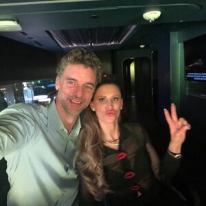 Pau Gasol Instagram - about last night… 🤯😱🙌🏼

Lo de ayer noche fue… 🥳❤️👏🏼

#LasVegas  #U2