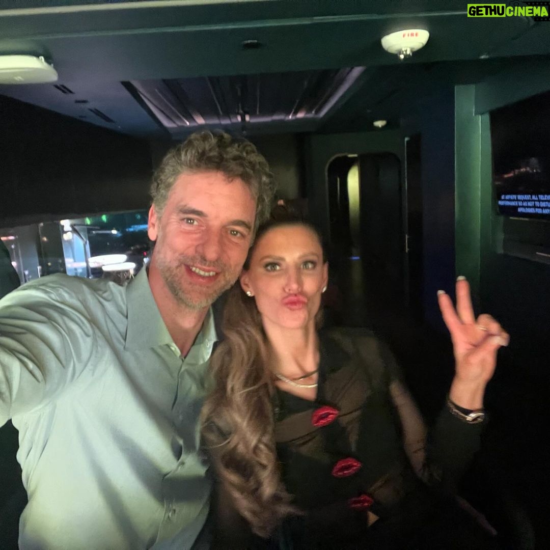 Pau Gasol - 36.2K Likes - about last night… 🤯😱🙌🏼
Lo de ayer noche fue… 🥳❤️👏🏼
#LasVegas #U2