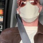 Paul Bettany Instagram - Photo dump of my new best chum @garythejacket and his travels with me to San Diego. Gary documented his first airplane flight, first night in a hotel and finally he met up for a beer with his dear friend Kevin.