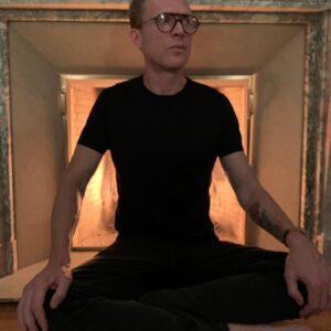Paul Bettany Instagram - Last Christmas Agnes and I played cards together in front of the fire. She insisted it was too hot to sit in front of, I insisted it wasn’t.