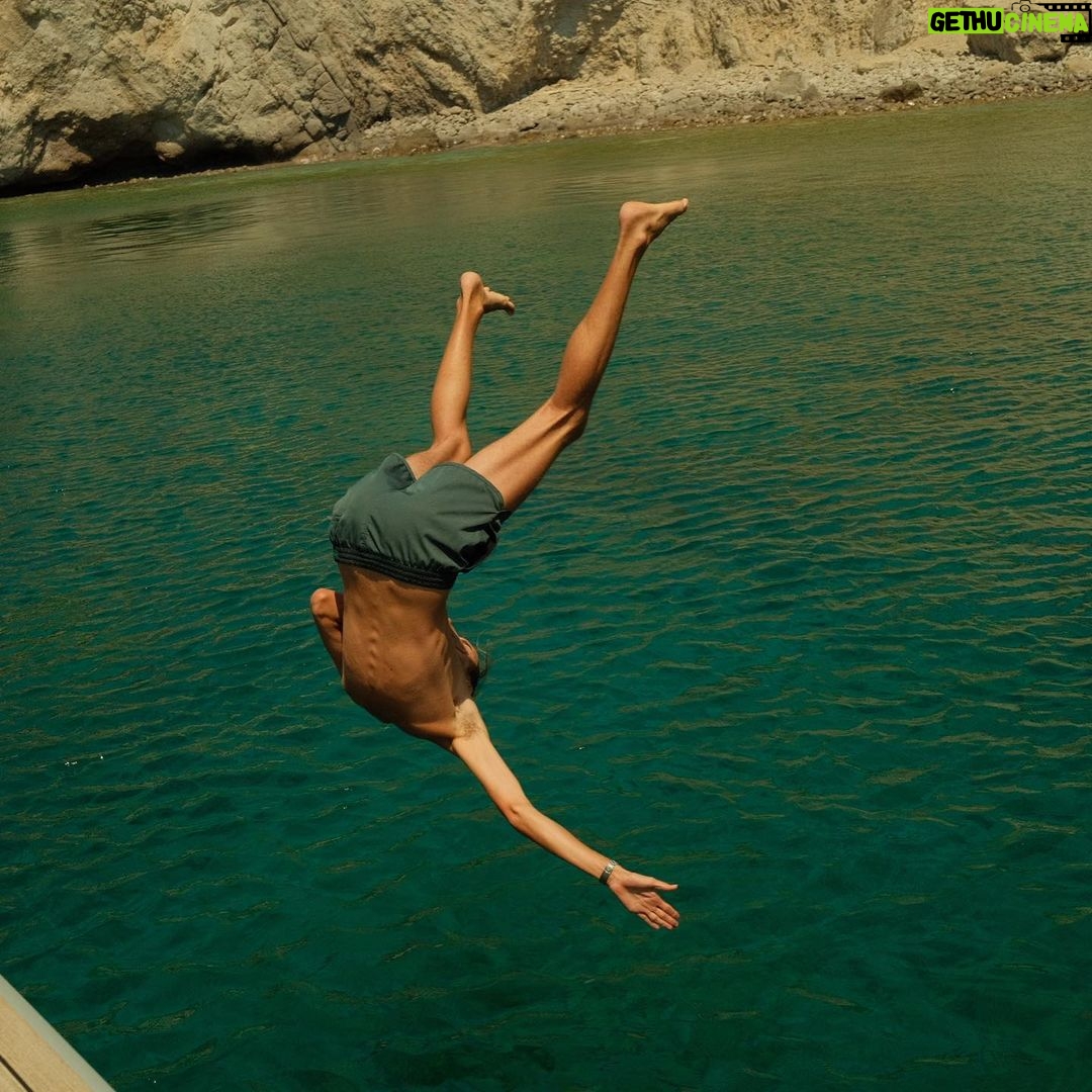 Paul Bettany - 230K Likes - Timing is everything… but sometimes it’s hard to rely on having good timing.