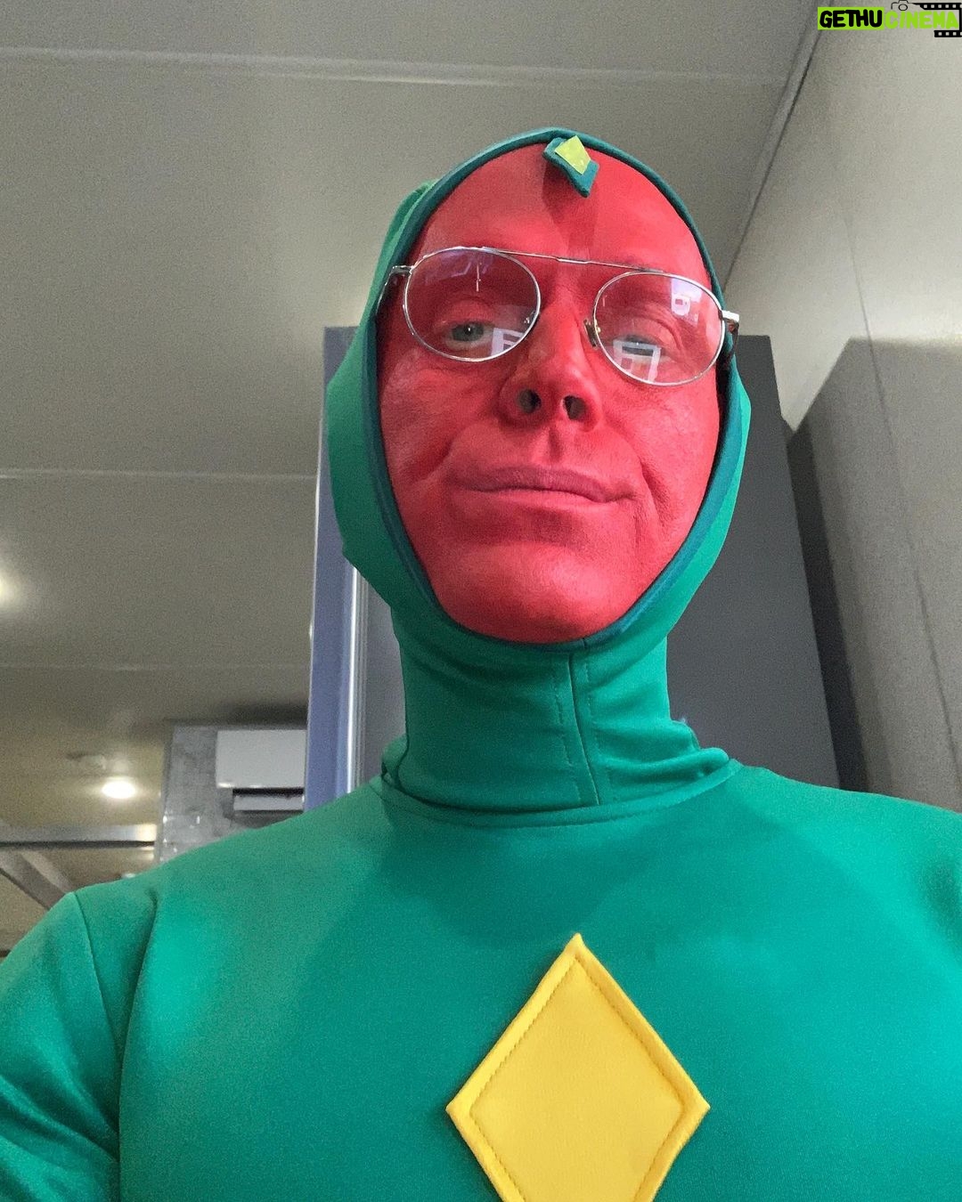 Paul Bettany - 501K Likes - Good evening.