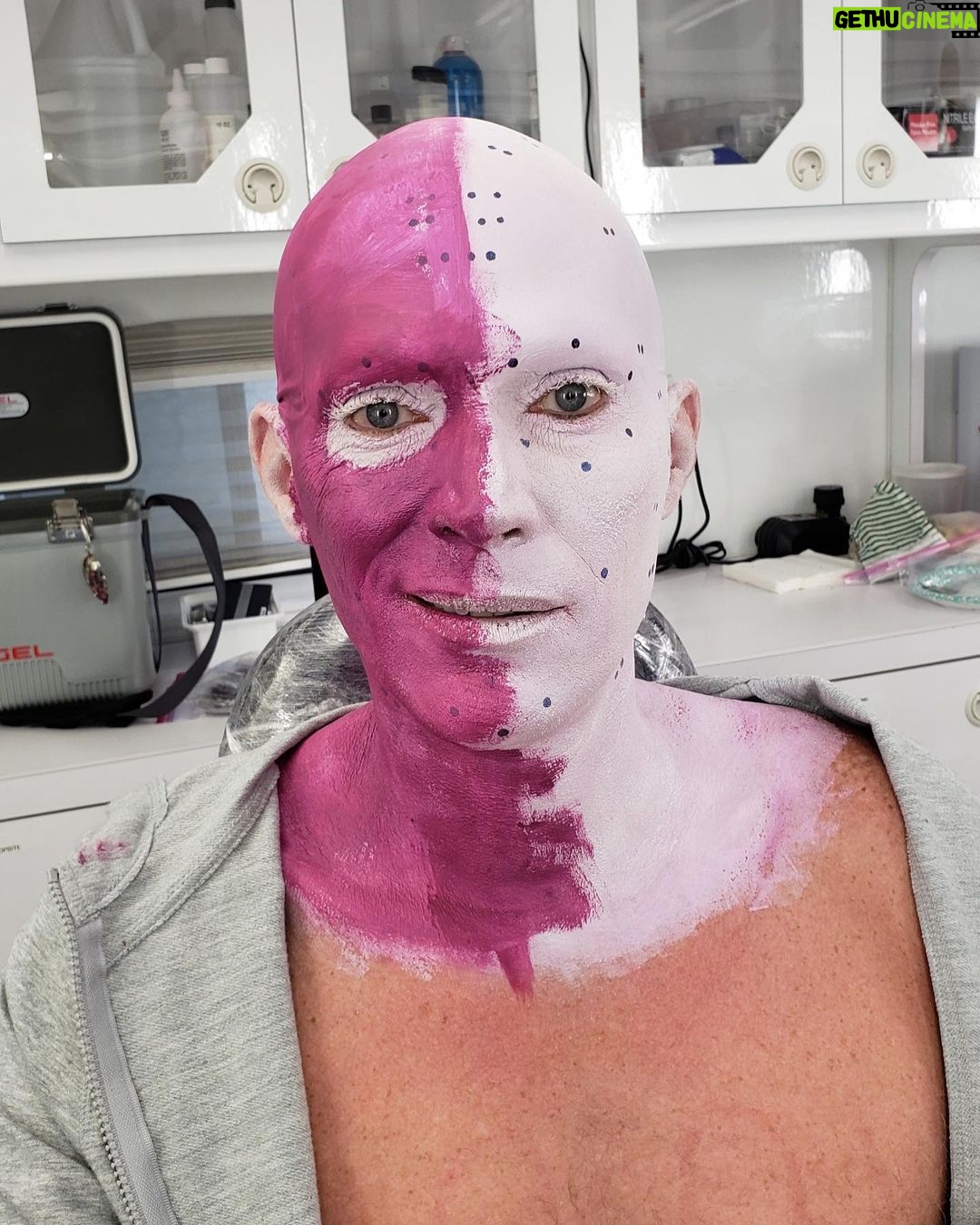 Paul Bettany - 235.9K Likes - 2 face Vision. Doing a quick turn around from white Vision to red