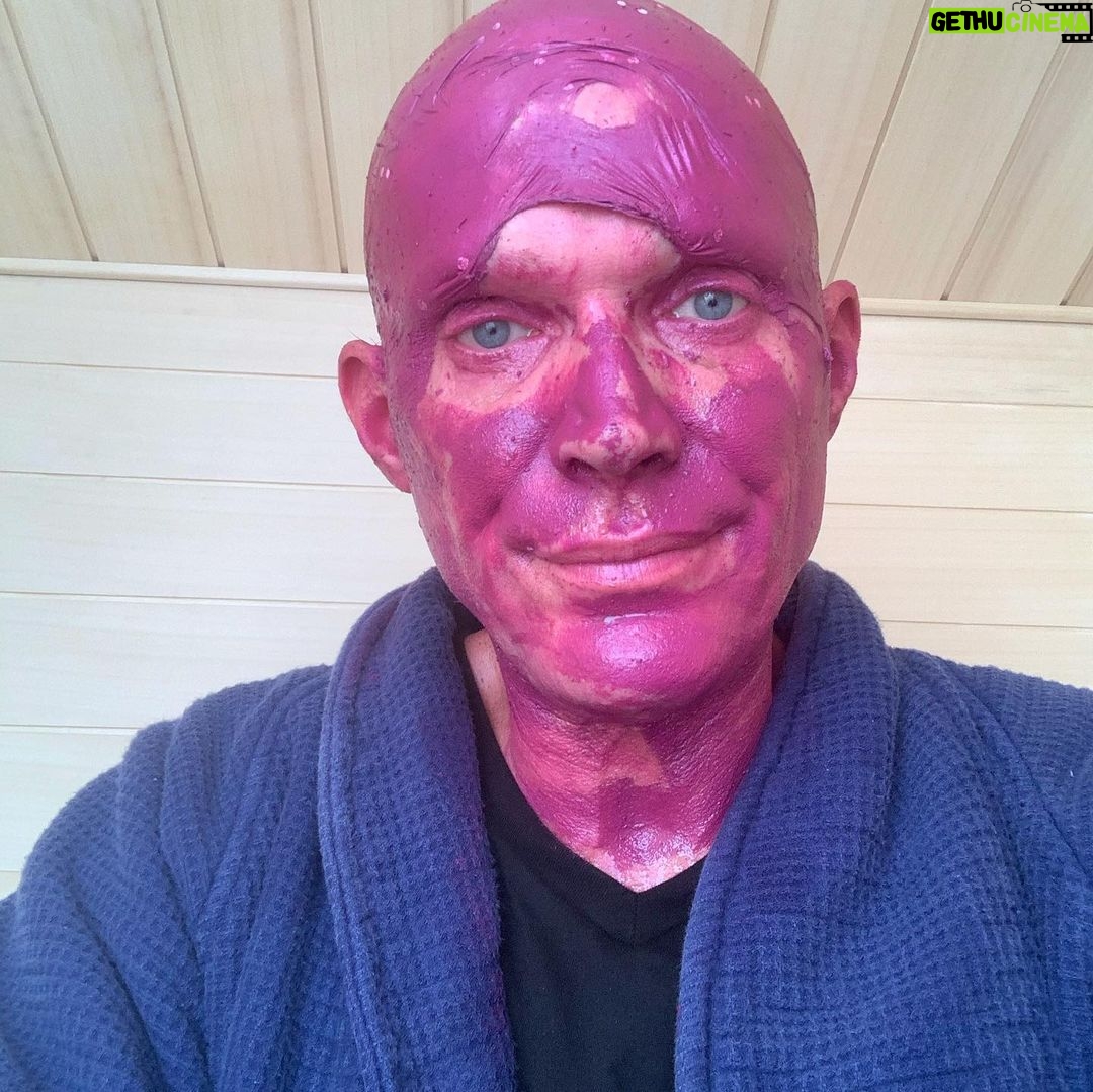 Paul Bettany - 381.1K Likes - Vision taking a sauna and…