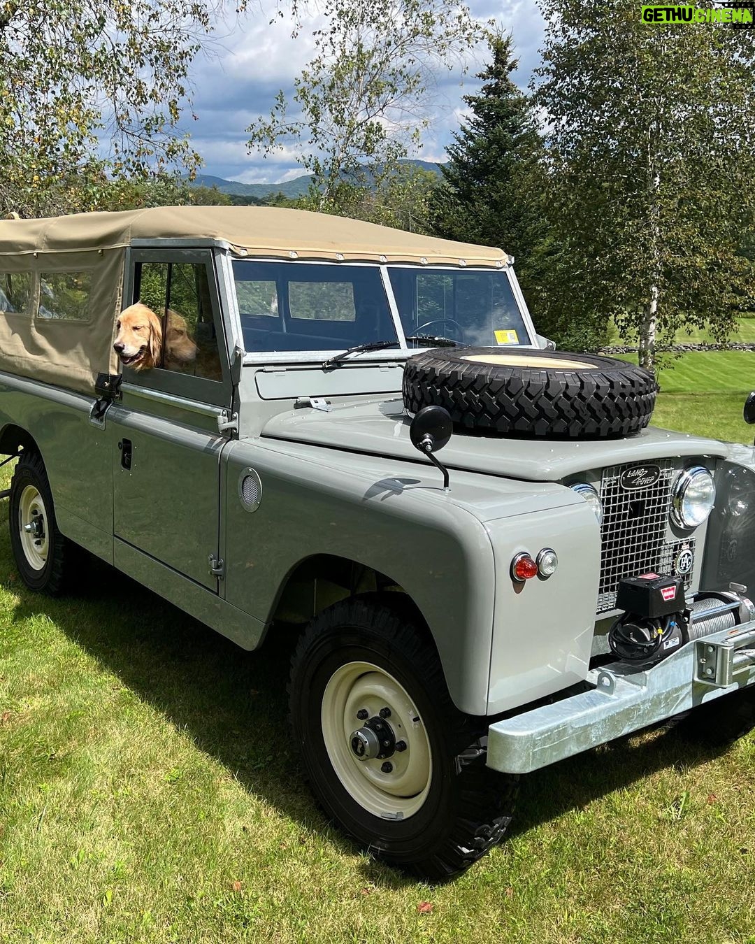 Paul Bettany Instagram - Dear @northamericaoverland Wallis is loving the truck.