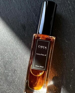 Paul Bettany Instagram - On occasion a life in movies can take its toll on the skin and by the end of the day, well… it can be a  horror show.  But with just a few drops of @circa1970beauty a skin oil (created by my dear friends @barbaraguillaume and @akgroomer ) I look exactly as I did when I walked in to the make up truck that morning.