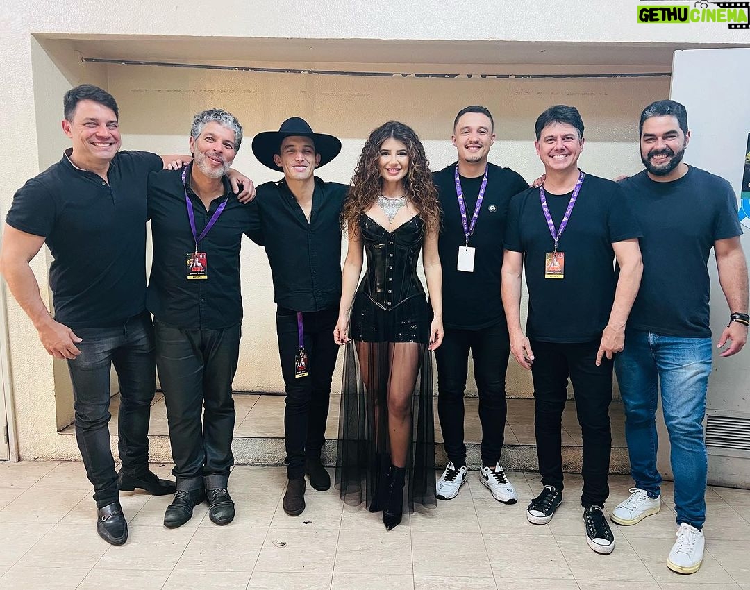 Paula Fernandes Instagram - #tbt com a minha banda ap贸s um show lindo e inesquec铆vel no Casino Estoril 馃嚨馃嚬 Portugal