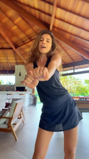 Paula Fernandes Instagram - Dia de fluxo 🎵