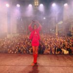 Paula Fernandes Instagram – Uma noite incrível e cor de rosa em Guarapari! 💖✨ 

Avenida lotada e uma energia contagiante, cada sorriso e aplauso aqueceram meu coração. Já quero voltar! Guarapari, Espírito Santo