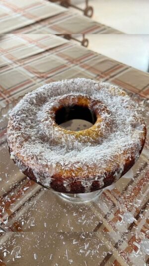 Paula Fernandes Instagram - Bolo de coco sem farinha de trigo 😋🥥