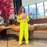 Paula Fernandes Instagram – Pronta pra gravação de um programa de TV!
Qual é o palpite? 💛

Look: @amarantedobrasil 
Stylist: @leticiaoliveira.ig Rio de Janeiro, Rio de Janeiro