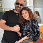 Paula Fernandes Instagram – Dia especial ao lado de pessoas lindas e do meu amigo @eduardoamarante ❤️
Parabéns pela nova coleção inverno 2023 da @amarantedobrasil! 
Muita luz, meu querido! 💫