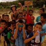 Paula Fernandes Instagram – Hoje é dia de #tbt. Aproveitar pra relembrar minha passagem pela Indonésia numa vila de gente simples e batalhadora. 

Emocionante e inesquecível! ❤️‍🩹 Indonesia