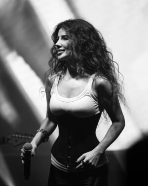 Paula Fernandes Instagram - Registros do último show em Boituva/SP. Foi lindo demais da conta e tive o prazer da participação da querida @simonemendes! ❤️

Sábado (04/02) tem mais. Espero vocês no Paço Municipal de São Bernardo do Campo! 🎤🎵 

📸 @gustavogianola