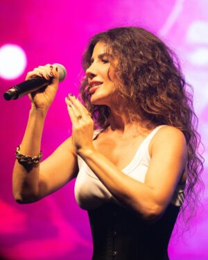 Paula Fernandes Instagram - Registros do último show em Boituva/SP. Foi lindo demais da conta e tive o prazer da participação da querida @simonemendes! ❤️

Sábado (04/02) tem mais. Espero vocês no Paço Municipal de São Bernardo do Campo! 🎤🎵 

📸 @gustavogianola