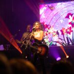 Paula Fernandes Instagram - Registros do último show em Boituva/SP. Foi lindo demais da conta e tive o prazer da participação da querida @simonemendes! ❤️ Sábado (04/02) tem mais. Espero vocês no Paço Municipal de São Bernardo do Campo! 🎤🎵 📸 @gustavogianola Boituva, São Paulo
