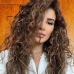 Paula Fernandes Instagram – Um #tbt da cabeleira 🦁