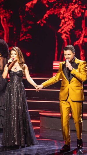 Paula Fernandes Instagram - Maurício Manieri & Paula Fernandes,o feat. que vai te emocionar! Uma honra dividir o palco com a linda e talentosa @paulafernandes em meu novo dvd “ROMANTIC CLASSICS”. Assista no YouTube e escute em todas as plataformas digitais. #mauriciomanieri #paulafernandes #romanticclassics #mauriciomaniericlassics #mauriciomanieriepaulafernandes